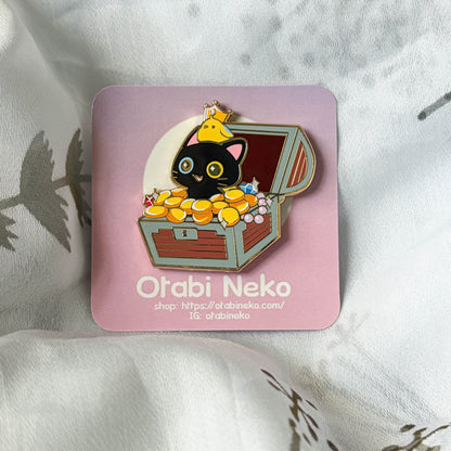 Treasure Kitty  Enamel Pin